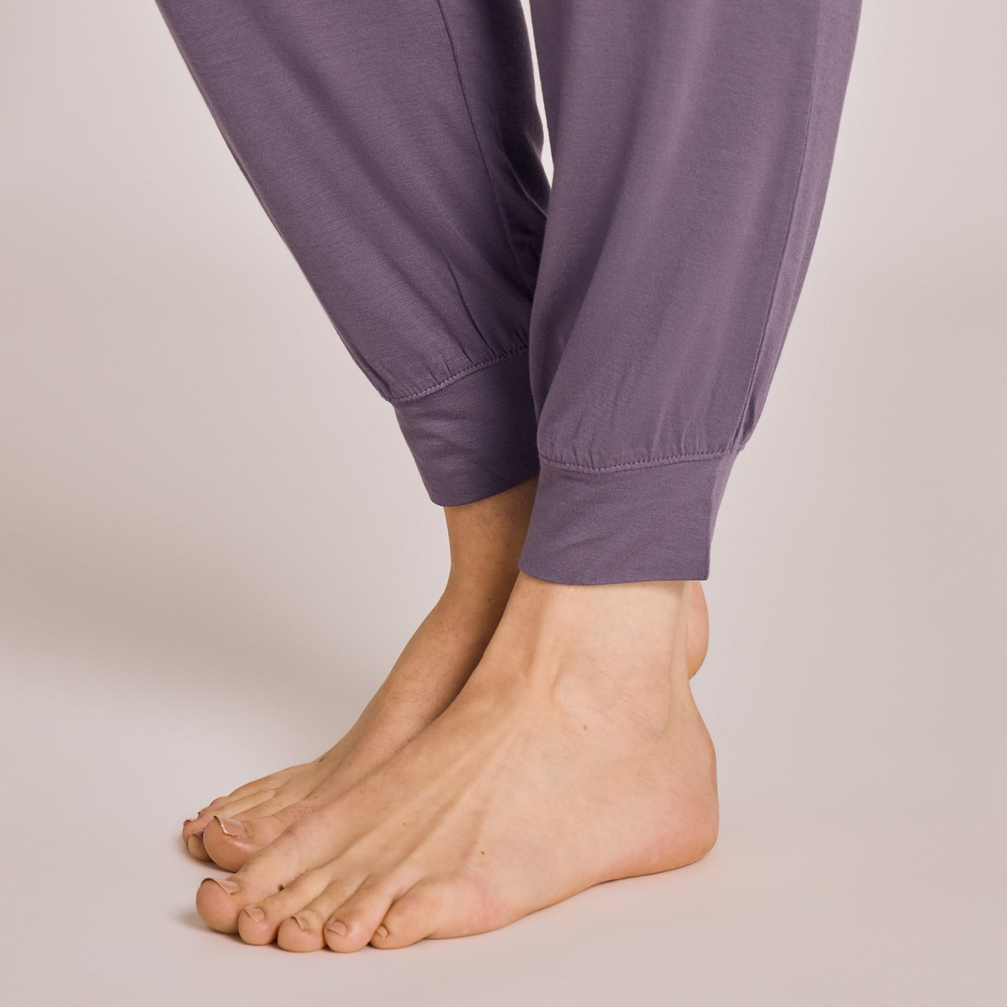 Women's Solid Lightweight Sleep Jogger