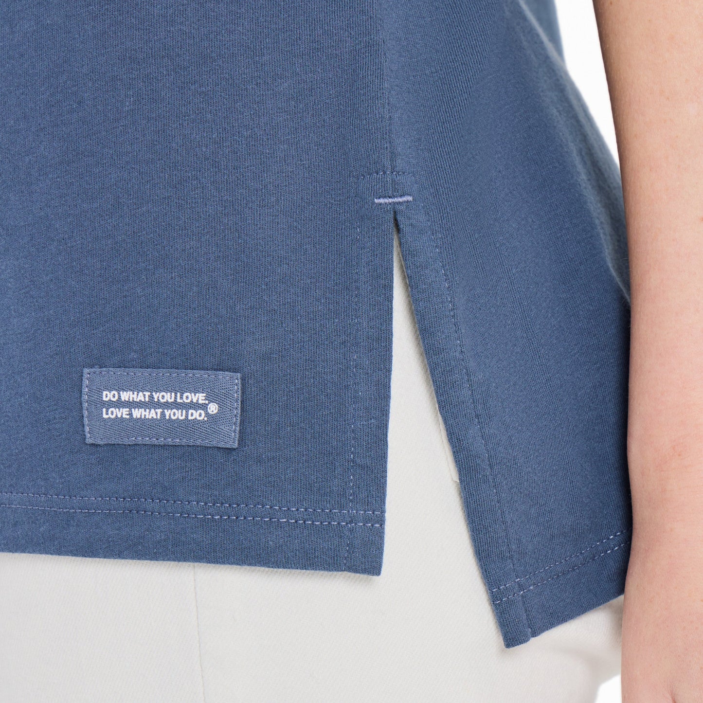 Women's Solid Crusher-LITE Vee Tunic