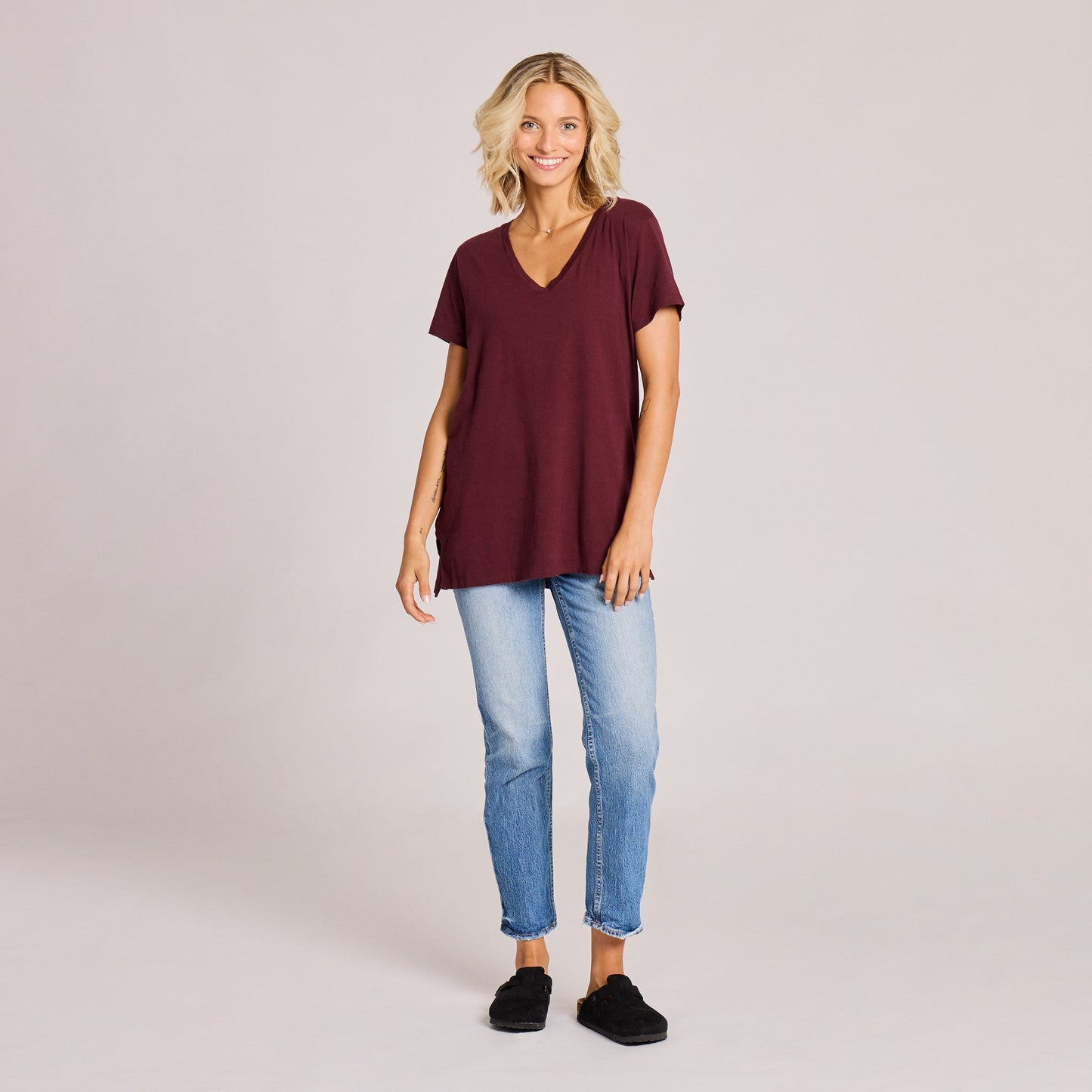 Women's Solid Crusher-LITE Vee Tunic