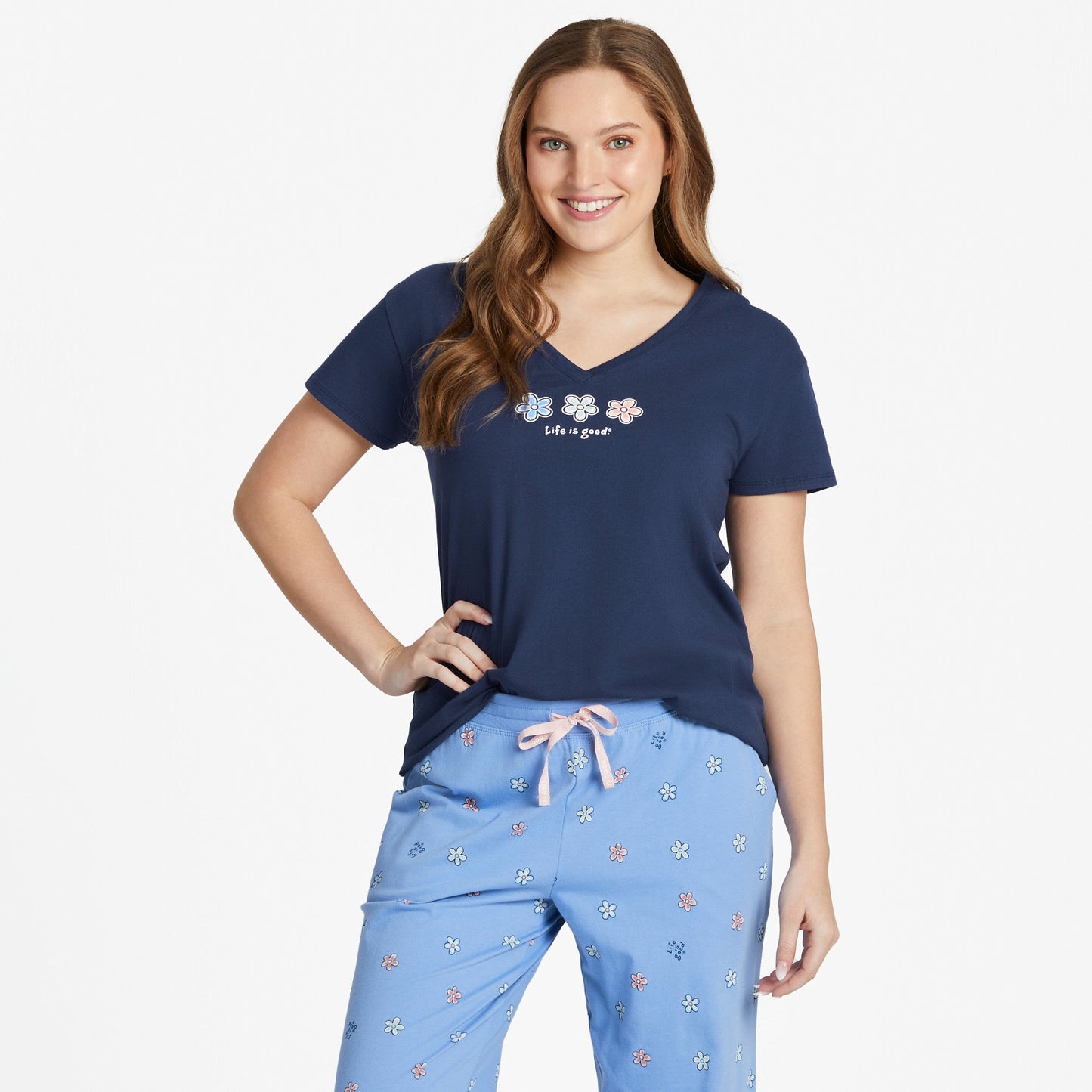 Women's Three Daisies Snuggle Up Relaxed Sleep Vee